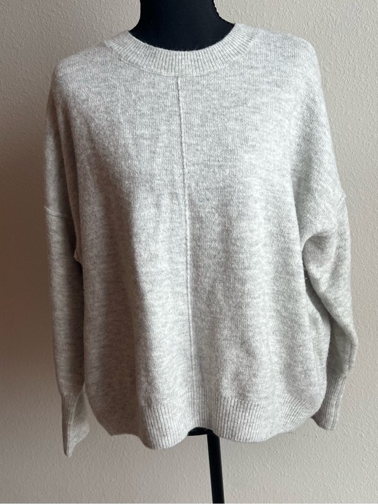 Vince Camuto Sweaters - Vince Camuto Light Gray Crewneck Sweater Oversized Super Soft